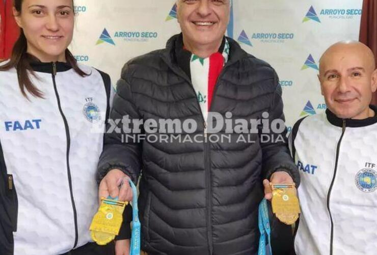 Imagen de Nizar Esper recibió a los campeones de taekwondo, Lucila Coletta y Fermín Rodríguez