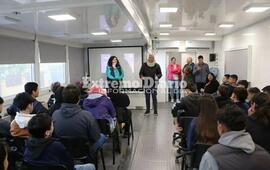 Imagen de 2700 alumnos y m&uacute;ltiples atenciones en la triple jornada del cami&oacute;n multiagencial y los talleres con escuelas secundarias