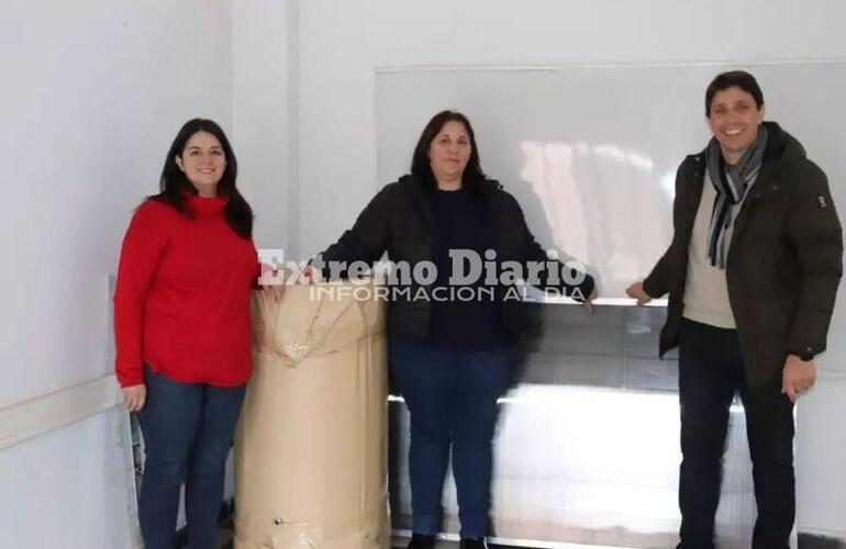 Imagen de Llegó nuevo equipamiento para la Escuela Secundaria N° 3007 de Fighiera