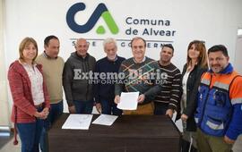 Imagen de Alvear firm&oacute; un convenio para la habilitaci&oacute;n de los sem&aacute;foros de la Ruta 18