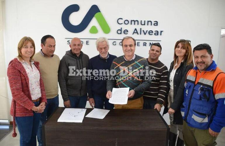 Imagen de Alvear firmó un convenio para la habilitación de los semáforos de la Ruta 18