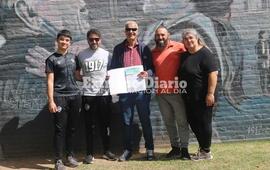 Imagen de Nizar Esper entreg&oacute; aportes al patinador Vicente Bachieca para su viaje al Mundial de Alemania
