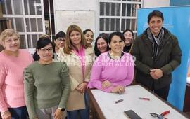 Imagen de Rodolfo Stangoni visit&oacute; el curso de marroquiner&iacute;a