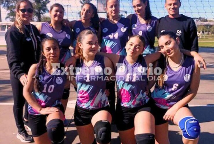 Imagen de Voley: Alvear recibió a Alumni por una nueva fecha de la liga Forvol