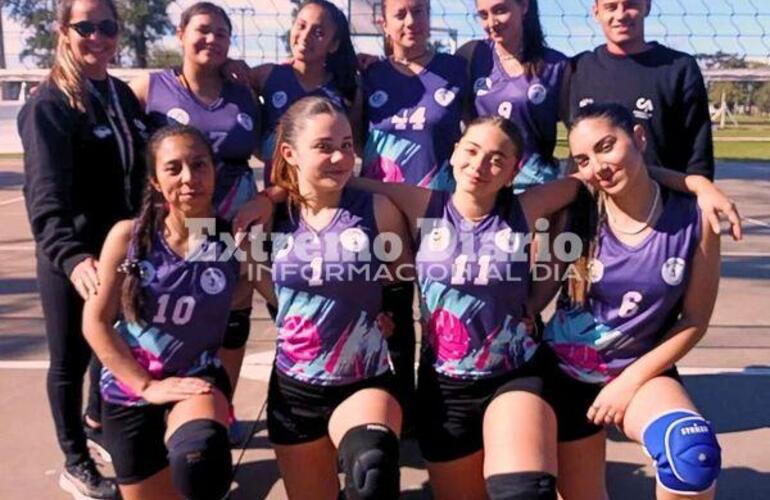 Imagen de Voley: Alvear recibió a Alumni por una nueva fecha de la liga Forvol