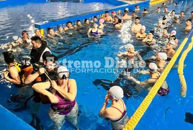 Imagen de Taller de buceo entre las Escuelas de Guardavidas de Arroyo Seco y Villa Gobernador Galvez