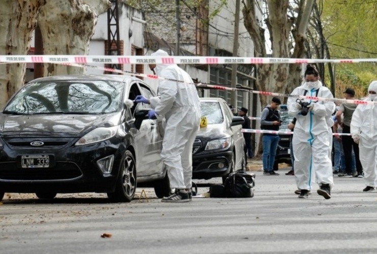 Imagen de Asesinaron a un policía frente a la sede de la Agencia de Investigación Criminal: lo ejecutaron en la calle