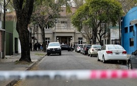 El agente fue acribillado dentro de su auto, en calle Lamadrid y Salva. (Ana Isla/Rosario3)