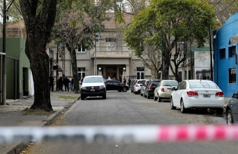 El agente fue acribillado dentro de su auto, en calle Lamadrid y Salva. (Ana Isla/Rosario3)
