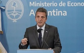 Imagen de Bono para jubilados: Massa anunci&oacute; un refuerzo adicional de $15.000 por tres meses