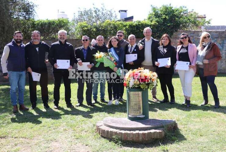 Imagen de Se realizó el acto oficial por el día del profesor y la profesora