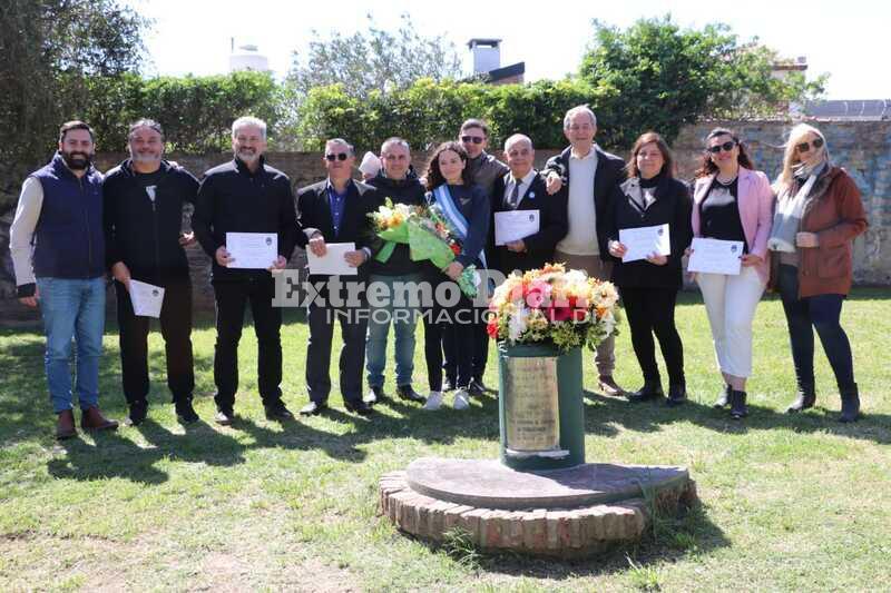 Imagen de Se realiz&oacute; el acto oficial por el d&iacute;a del profesor y la profesora