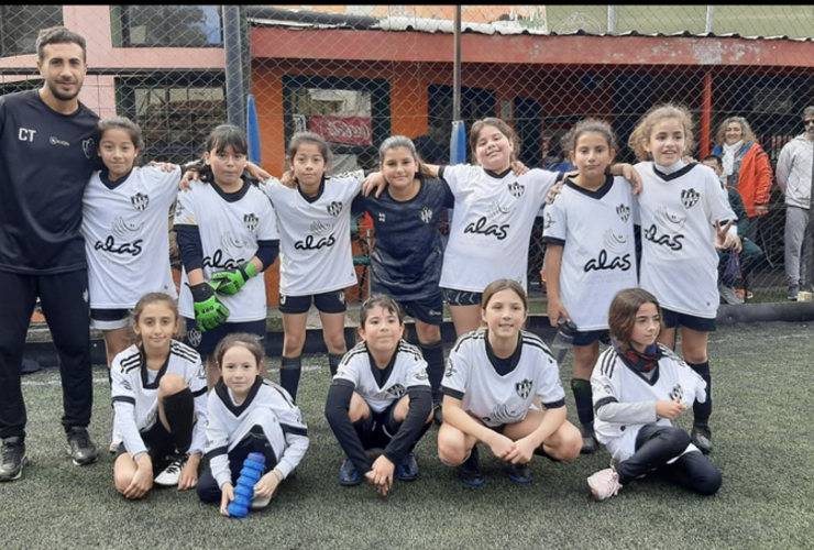 Imagen de El fútbol femenino de Unión, tuvo su 1er Encuentro Amistoso.