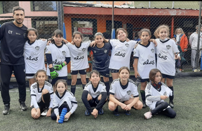 Imagen de El fútbol femenino de Unión, tuvo su 1er Encuentro Amistoso.