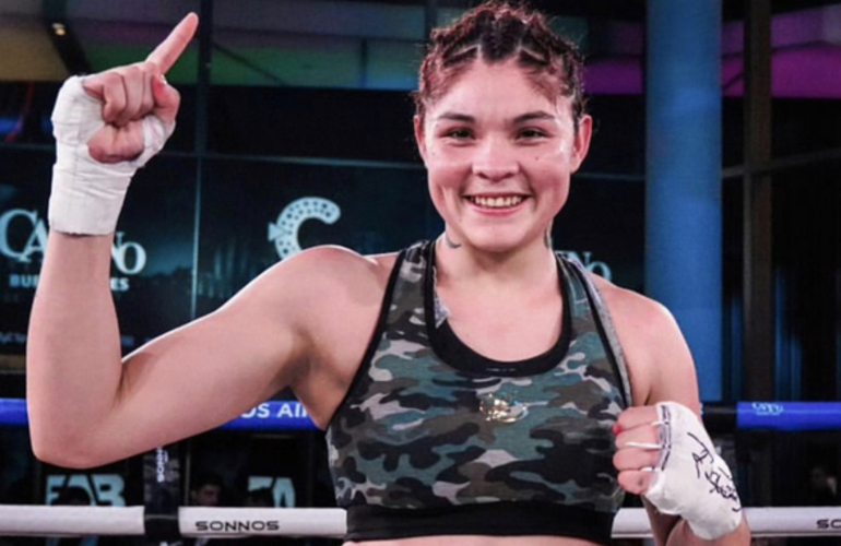 Imagen de Lorena Balbuena debutó con triunfo en el Boxeo Profesional.