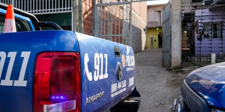 El crimen fue cometido en plena tarde en un pasillo de Avellaneda al 4200. (Ana Isla/Rosario3)
