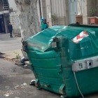 El contenedor chocado en San Martín al 3300. (X (ex Twitter)/@CaroLabayru)