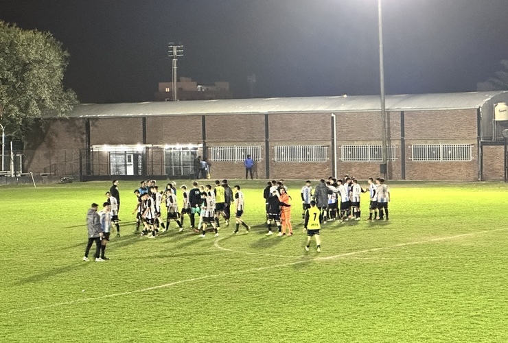 Imagen de 1era División: Unión perdió 2 a 1 ante Atlético Empalme, que es líder del torneo.