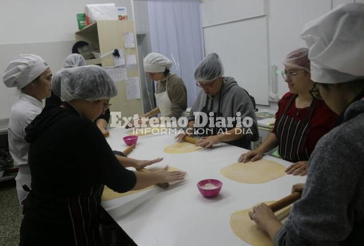 Imagen de El curso de cocina y pastelería del programa Santa Fe Más realizó pastas