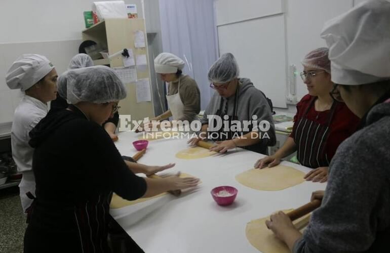 Imagen de El curso de cocina y pastelería del programa Santa Fe Más realizó pastas