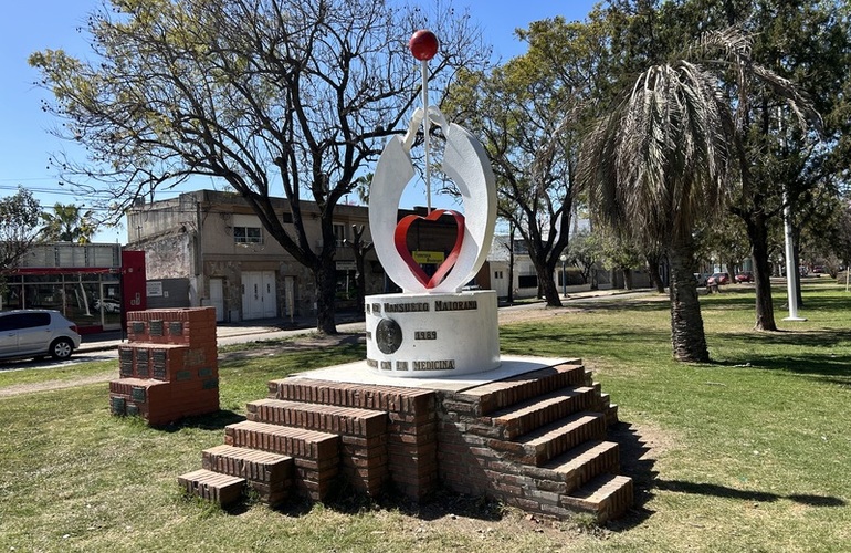 Imagen de El Monumento al Dr. Mansueto Maiorano fue restaurado