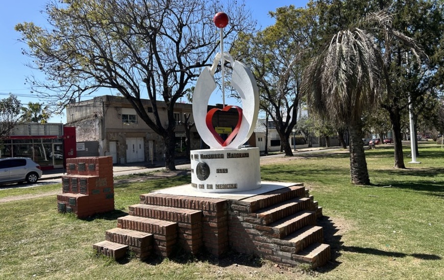 Imagen de El Monumento al Dr. Mansueto Maiorano fue restaurado