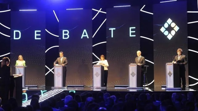 Myrian Bregman, Sergio Massa, Patricia Bullrich, Juan Schiaretti y Javier Milei desplegaron sus estrategias discursivas en el primer debate presidencial realizado el domingo a la noche en Santiago del Estero.