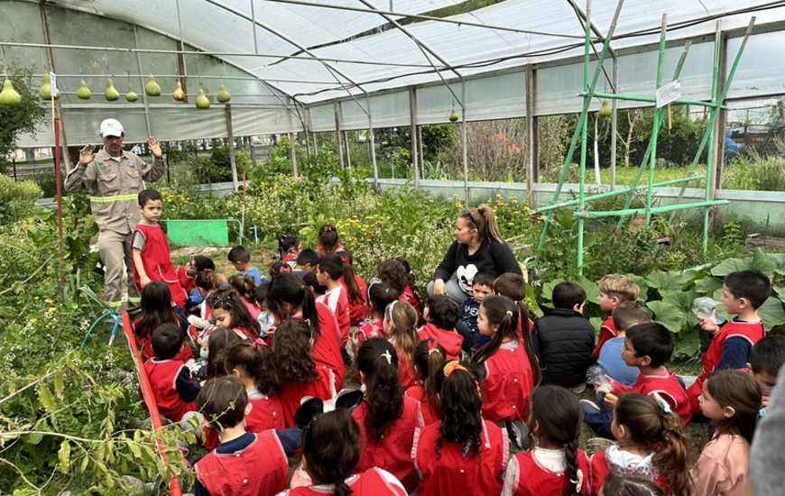 Imagen de Alumnos del Jard&iacute;n de Infantes de la Escuela 'Juan Larrea' visitaron el Vivero Comunal.
