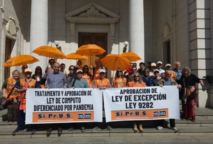 Imagen de Aprobaron el pase a planta de más de mil profesionales de la salud