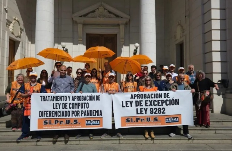 Imagen de Aprobaron el pase a planta de más de mil profesionales de la salud