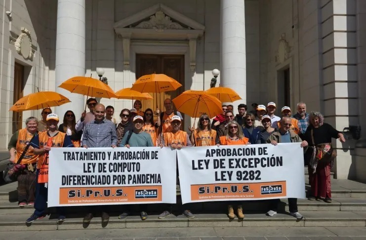 Imagen de Aprobaron el pase a planta de m&aacute;s de mil profesionales de la salud