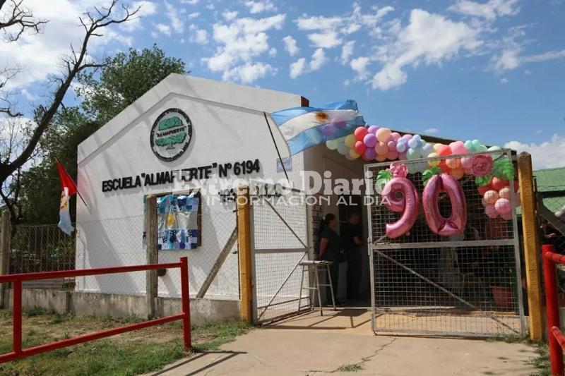Imagen de La Escuela N&deg;6194 �Almafuerte� del paraje El Omb&uacute; cumpli&oacute; 90 a&ntilde;os