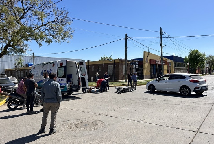 Imagen de En Rivadavia y Juan B. Justo chocaron una moto y un auto