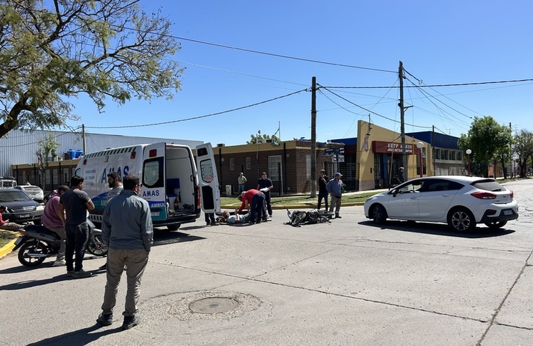 Imagen de En Rivadavia y Juan B. Justo chocaron una moto y un auto