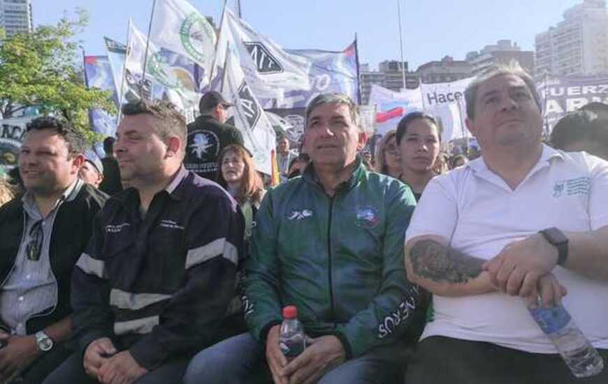 Imagen de Camioneros particip&oacute; del acto por el D&iacute;a de la Lealtad y ratific&oacute; el apoyo a Massa
