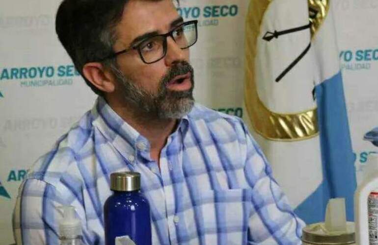 El abogado se defendi&oacute; tras las repercusiones de su pase a la planta permanente municipal.