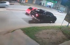 Ató a un perro a su camioneta y lo arrastró hasta matarlo. Foto: Captura de video