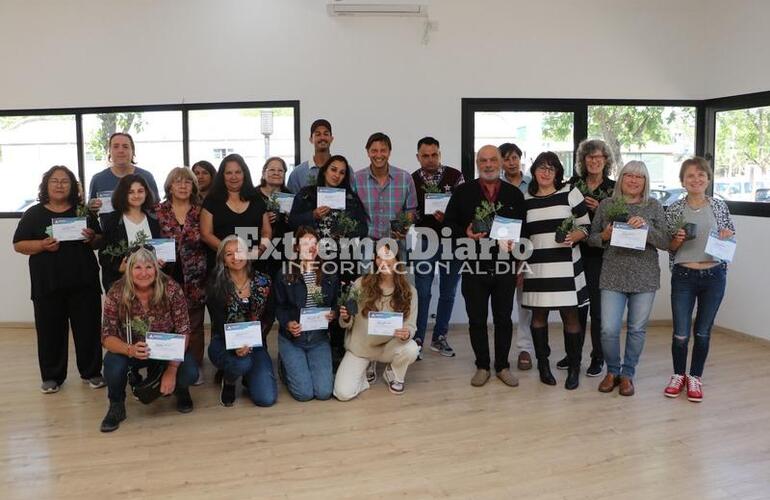 Imagen de Entrega de diplomas para los participantes del curso de paisajismo