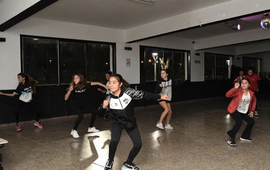 Imagen de Las Juveniles de Ritmos Urbanos de Uni&oacute;n, compiten en las Finales Nacionales de la MATRIX.