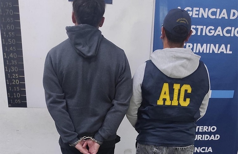 Juan M., de 40 años, se entregó este jueves en la sede de la Agencia de Investigación Criminal (AIC). Juan M., de 40 años, se entregó este jueves en la sede de la Agencia de Investigación Criminal (AIC).