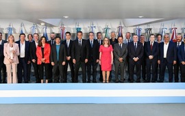 Massa, en la foto de familia junto a los gobernadores.