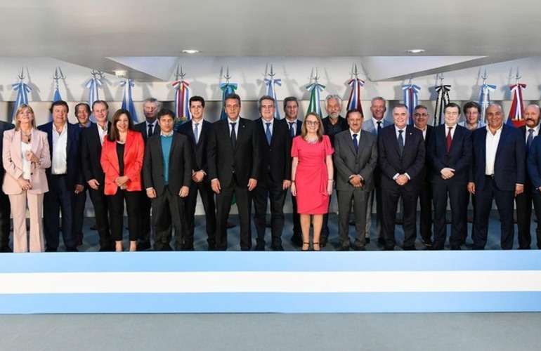 Massa, en la foto de familia junto a los gobernadores.