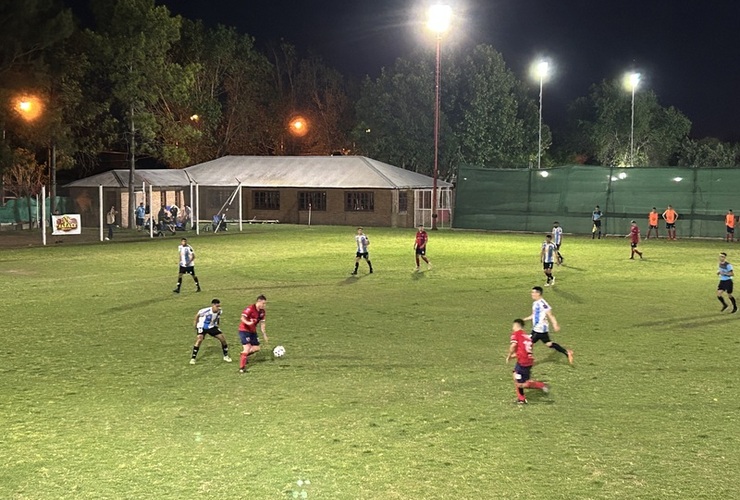 Imagen de Talleres y Atlético Empalme igualaron 0-0 en los cuartos de ida