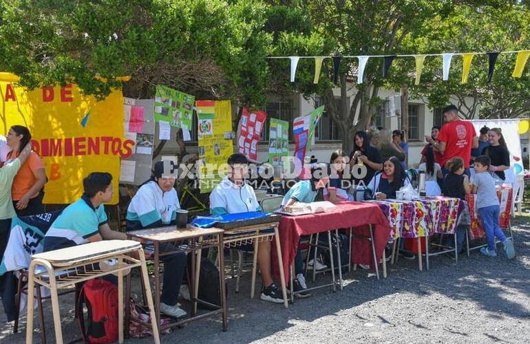 Imagen de La Escuela N°606 de Alvear realizó la feria anual de microemprendimientos