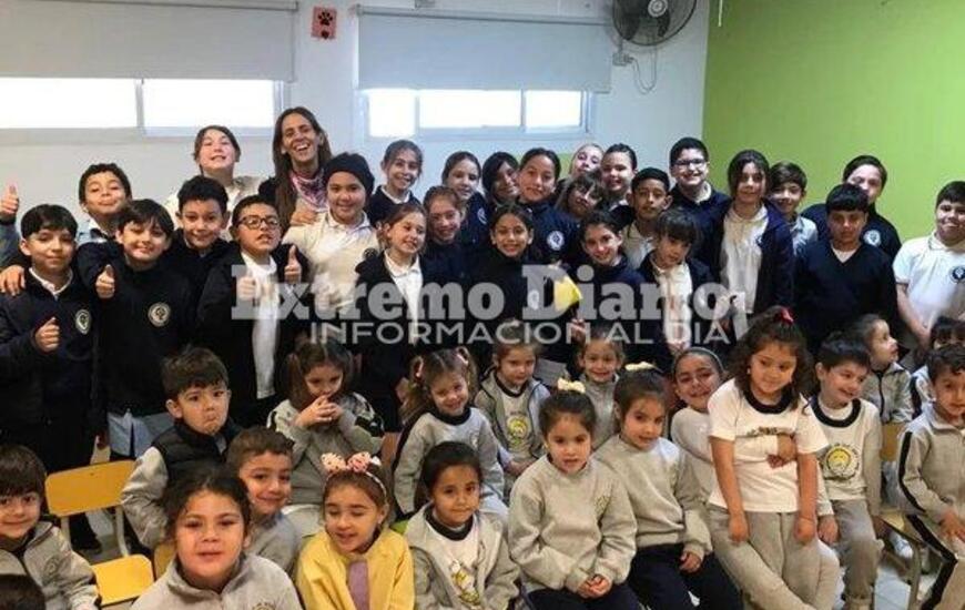 Imagen de Alumnos de 5&deg; grado de la Escuela Santa Luc&iacute;a brindaron una funci&oacute;n de t&iacute;teres para los peque&ntilde;os del Jard&iacute;n �Ni&ntilde;o Jes&uacute;s�
