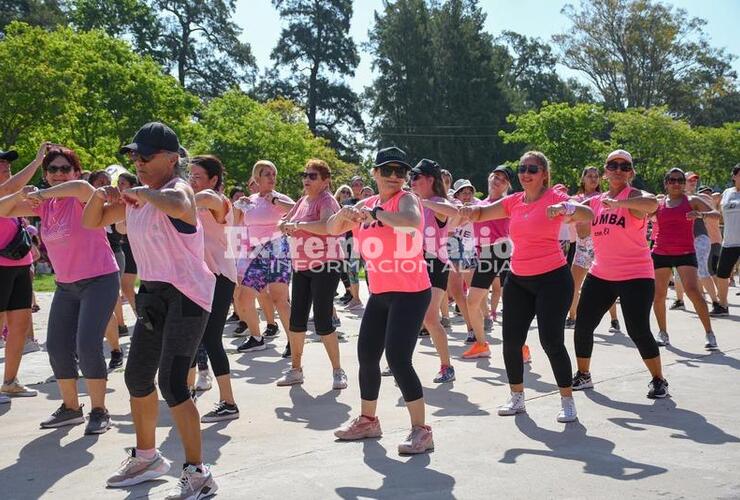 Imagen de Tarde de zumbathon  rosa en Alvear