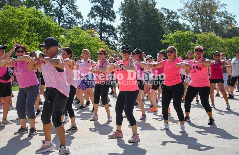 Imagen de Tarde de zumbathon  rosa en Alvear