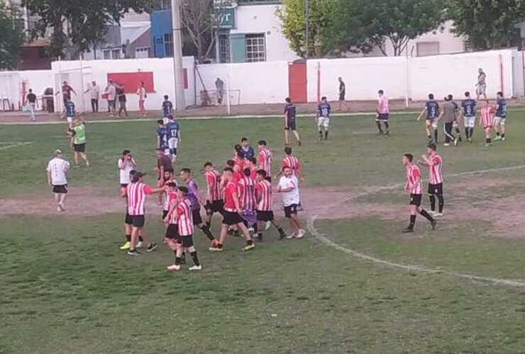 Imagen de A.S.A.C. cayó 3 a 1 contra Riberas en la ida de los Cuartos de Final