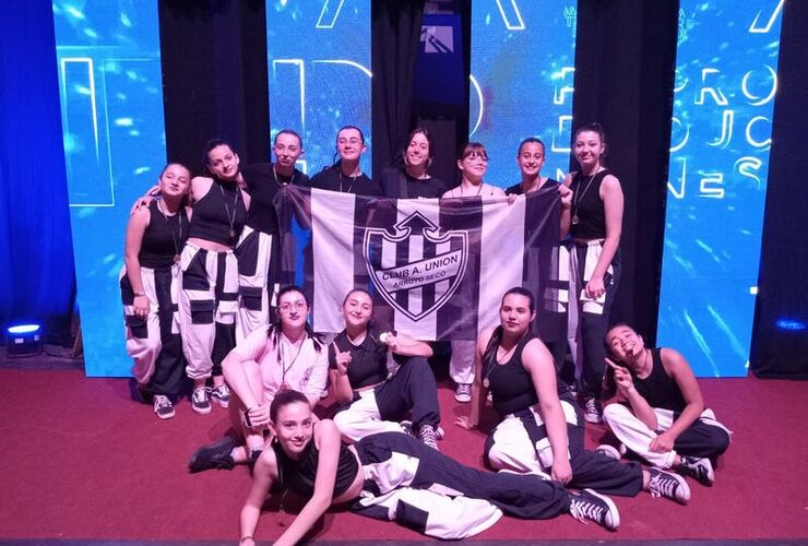 Imagen de Las juveniles de Danzas Urbanas de Unión, son 'Campeonas Nacionales'.