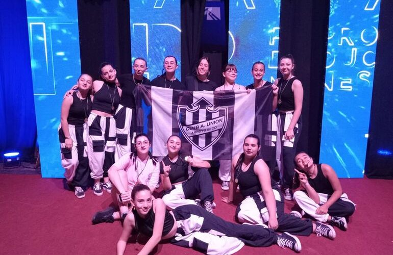 Imagen de Las juveniles de Danzas Urbanas de Unión, son 'Campeonas Nacionales'.